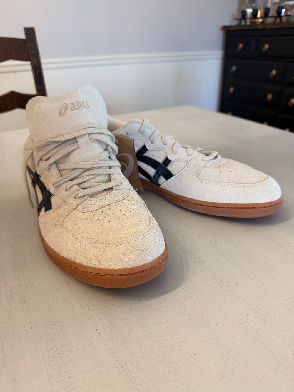 ASICS Skyhand OG Sneaker in Oatmeal & Black Suede Shoes Sz 13 NWT - Picture 2 of 11